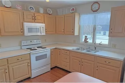 410 Sweet Valley Lane, Kelleys Island, OH 43438 - Photo 6