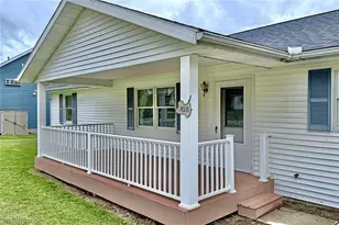 410 Sweet Valley Ln, Kelleys Island, OH 43438 - Photo 2