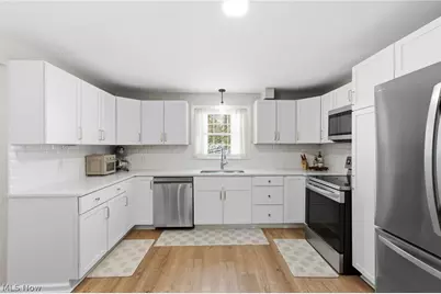 17987 Elliott Drive, Chagrin Falls, OH 44023 - Photo 10