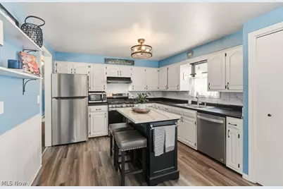 2190 Waterbury Drive, Uniontown, OH 44685 - Photo 10