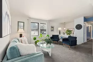 2190 Waterbury Dr, Uniontown, OH 44685 - Photo 6