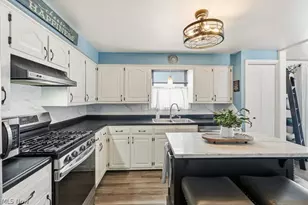 2190 Waterbury Dr, Uniontown, OH 44685 - Photo 8