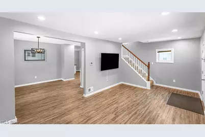 584 Evans Avenue, Akron, OH 44310 - Photo 10