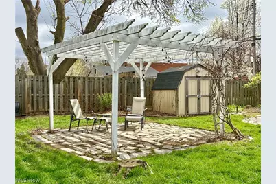 7909 Colgate Avenue, Loveland, OH 44102 - Photo 12