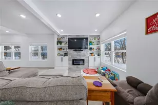 22711 Vera St, Warrensville Heights, OH 44128 - Photo 14