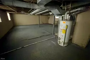 952 Oxford Rd, Cleveland Heights, OH 44121 - Photo 18