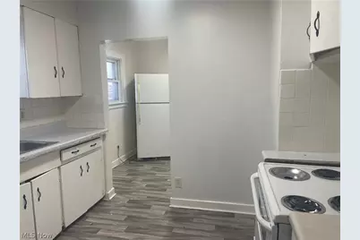 958 E Wilbeth Road #Lower, Akron, OH 44306 - Photo 2