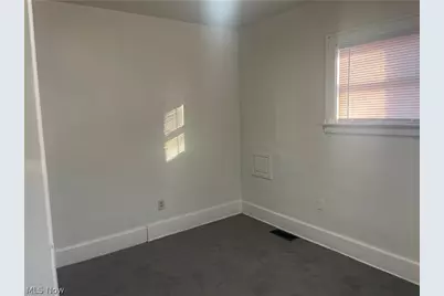 958 E Wilbeth Road #Lower, Akron, OH 44306 - Photo 8