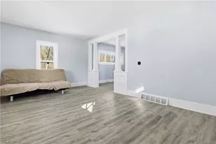 1729 E 26th St, Ashtabula, OH 44004 - Photo 2