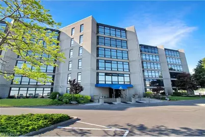 711 W Lakeshore Drive, Port Clinton, OH 43452 - Photo 1