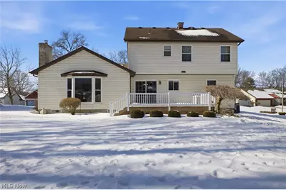 379 Wyndclift Place, Austintown, OH 44515 - Photo 2