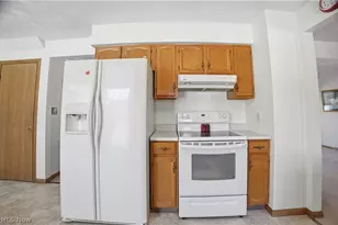 379 Wyndclift Pl, Austintown, OH 44515 - Photo 6