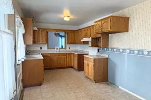 71571 Main St, St Clairsville, OH 43950 - Photo 10