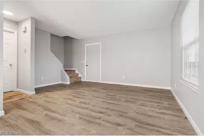 1222 W Maple Street, North Canton, OH 44720 - Photo 4