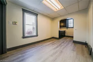 7610 Rosewood Ave, Garfield Heights, OH 44105 - Photo 6