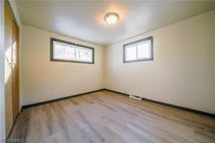 7610 Rosewood Ave, Garfield Heights, OH 44105 - Photo 12