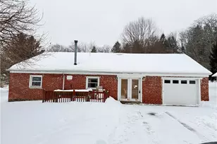 35 Center St, Leetonia, OH 44431 - Photo 4