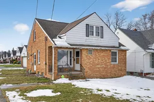 17282 McCracken Rd, Maple Heights, OH 44137 - Photo 2