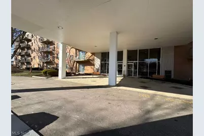 3675 Clague Road #302, North Olmsted, OH 44070 - Photo 2