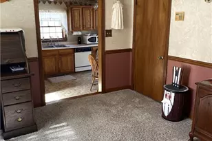 400 Lyons Ave, East Palestine, OH 44413 - Photo 4