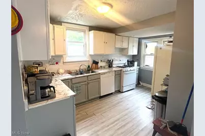 317 Illinois Avenue, Lorain, OH 44052 - Photo 2