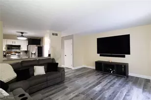 9985 Beverly Ln, Streetsboro, OH 44241 - Photo 10