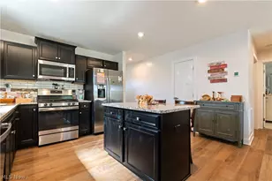 1011 Sunrise Wy, Akron, OH 44312 - Photo 10