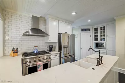 12911 Lake Avenue, Oakwood, OH 44107 - Photo 16