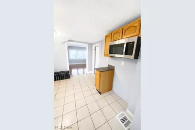 7014 Thornton Drive #Up, Parma, OH 44129 - Photo 8