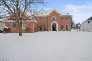 8412 Windsor Way, Grandview Heights, OH 44147 - Photo 2