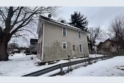 756 Brown Street, Akron, OH 44311 - Photo 2