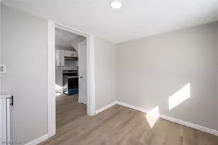 957 Mercer Ave, Akron, OH 44320 - Photo 16