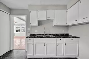 18526 Underwood Ave, Loveland, OH 44119 - Photo 16