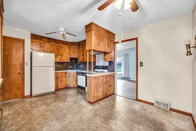 7181 York Road, Parma, OH 44130 - Photo 6
