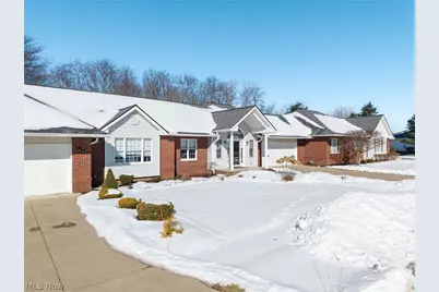 976 Rosemarie Circle, Wadsworth, OH 44281 - Photo 2