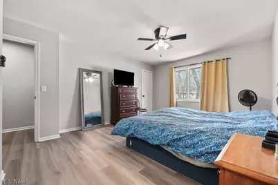 12445 Cleveland Avenue NW, Uniontown, OH 44685 - Photo 32