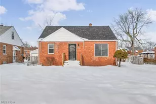 20261 Fuller Ave, Euclid, OH 44123 - Photo 2