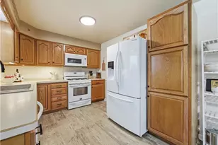 4656 Pinegrove Ave, Austintown, OH 44515 - Photo 10