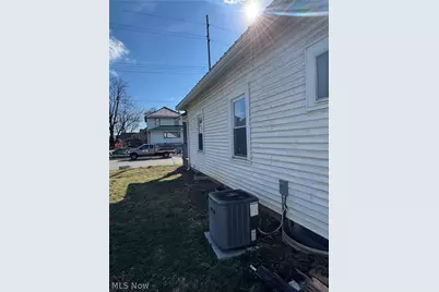 222 Sycamore Street, Coshocton, OH 43812 - Photo 6