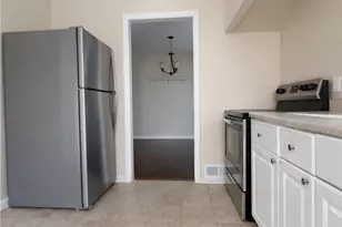 579 E 260th St, Euclid, OH 44132 - Photo 2