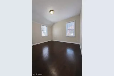 579 E 260th Street, Euclid, OH 44132 - Photo 8