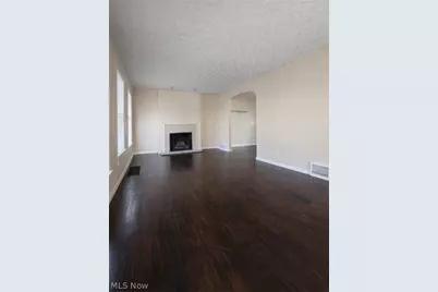 579 E 260th Street, Euclid, OH 44132 - Photo 4