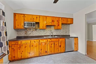 17632 Laurel Avenue, Lake Milton, OH 44429 - Photo 10