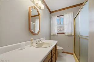 687 Lockwood Rd, Barberton, OH 44203 - Photo 12