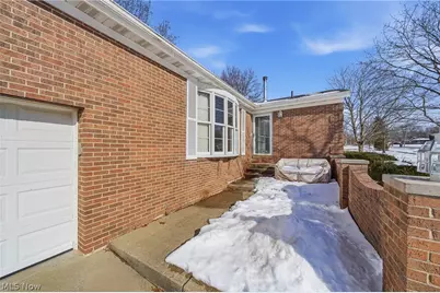 687 Lockwood Road, Barberton, OH 44203 - Photo 2