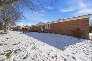 687 Lockwood Rd, Barberton, OH 44203 - Photo 28