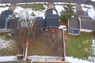 715 Carol Ln, Elyria, OH 44035 - Photo 24