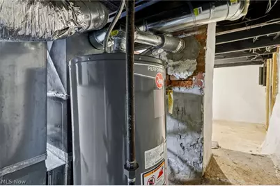 575 Flora Avenue, Akron, OH 44314 - Photo 38