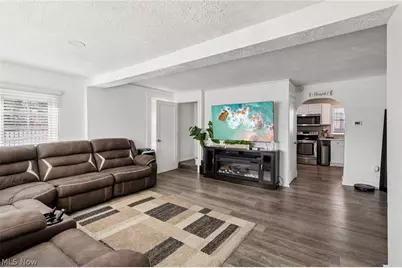 575 Flora Avenue, Akron, OH 44314 - Photo 4