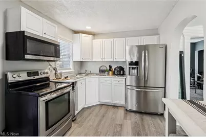 575 Flora Avenue, Akron, OH 44314 - Photo 10